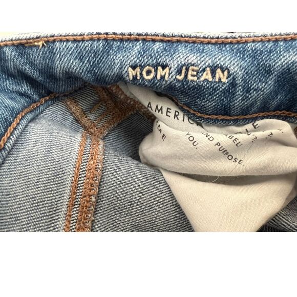 American Eagle Women’s Jean Size 2 Distressed Mid Rise Stretch  Mom Jeans - Picture 5 of 9